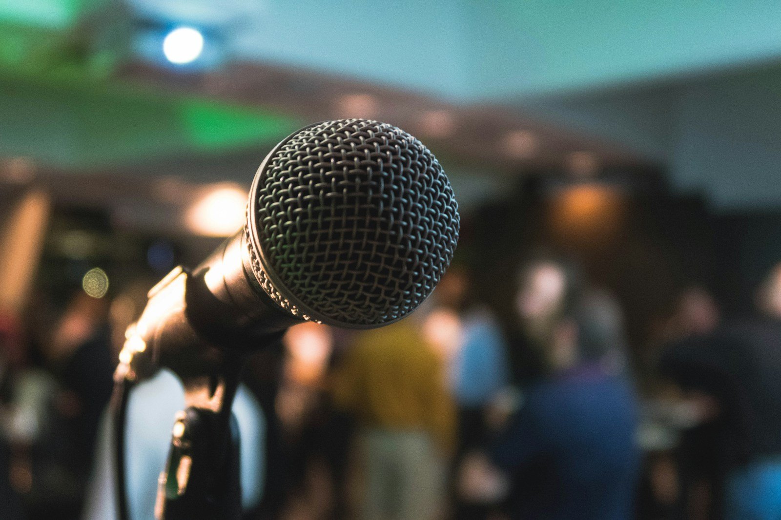 Public Speaking Skills: How to Present with Confidence and Impact