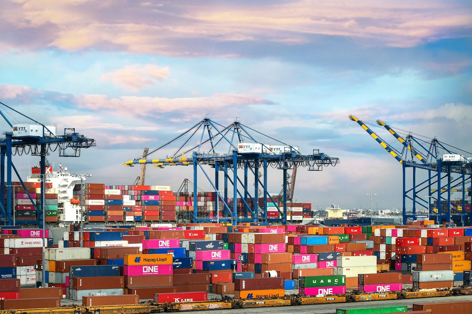 What Is Supply Chain Project Management? A Complete Guide
